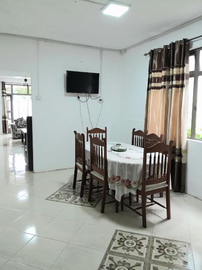 Beautiful Affordable House - 5 Minutes From The Airport And 12 Minutes To Blue Bay Beach Mon Tresor Exterior photo